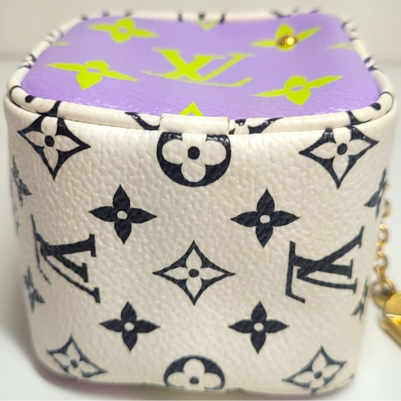 💯 Authentic Louis Vuitton White Monogram Giant Porte Monnaie Cube - Picture 9 of 12